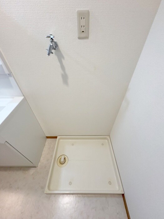 物件内観写真15　(洗濯機置場)