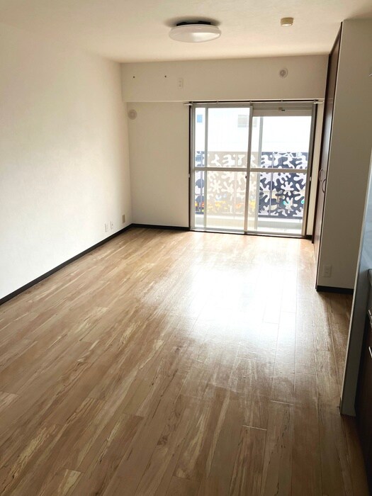 物件内観写真4　(居室)