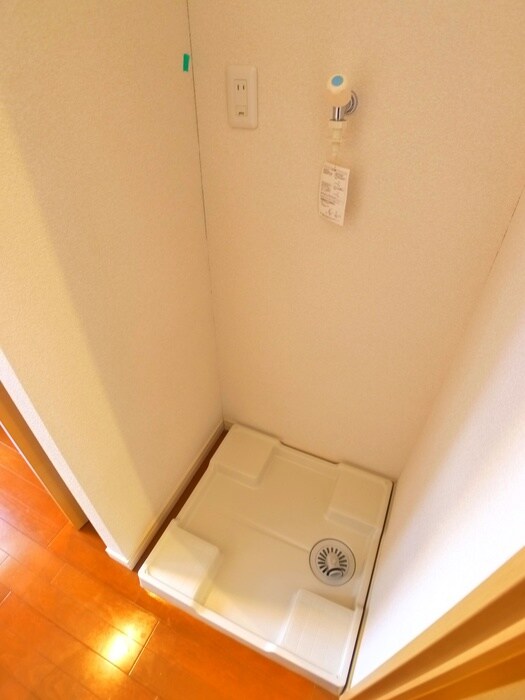 物件内観写真13　(洗濯機置場)