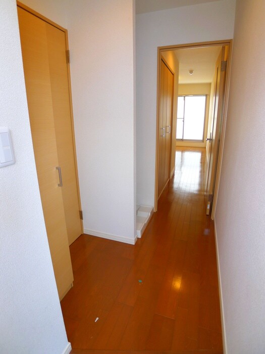 物件内観写真14　(廊下)