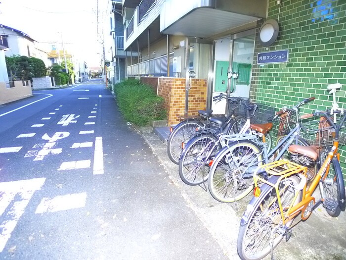 物件外観写真5　(駐輪場)