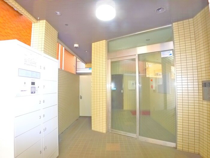 物件外観写真4　(エントランス部分)