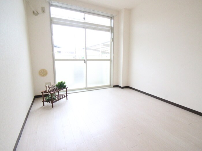 物件内観写真6　(居室)