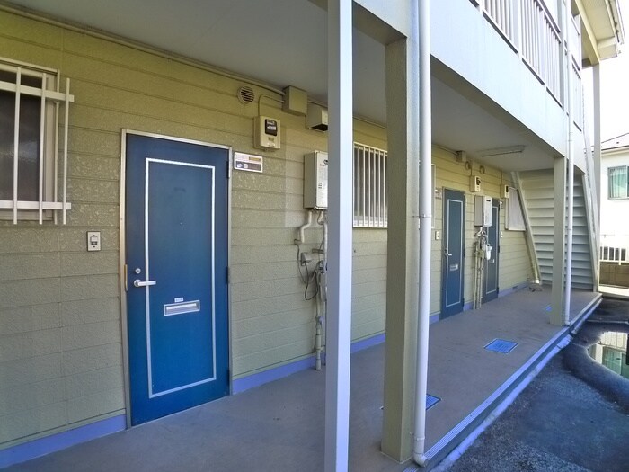 物件外観写真3　(エントランス部分)