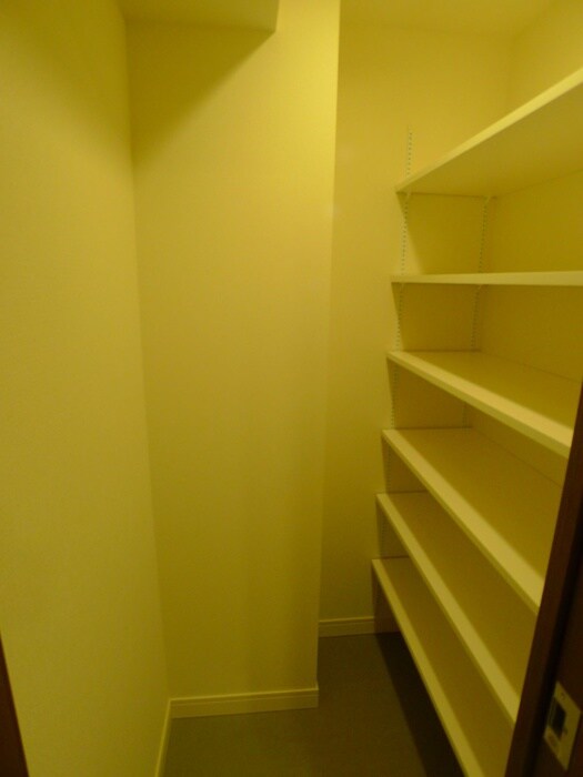 物件内観写真15　(靴箱)