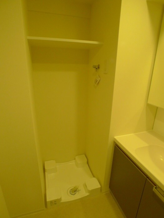 物件内観写真18　(洗濯機置場)