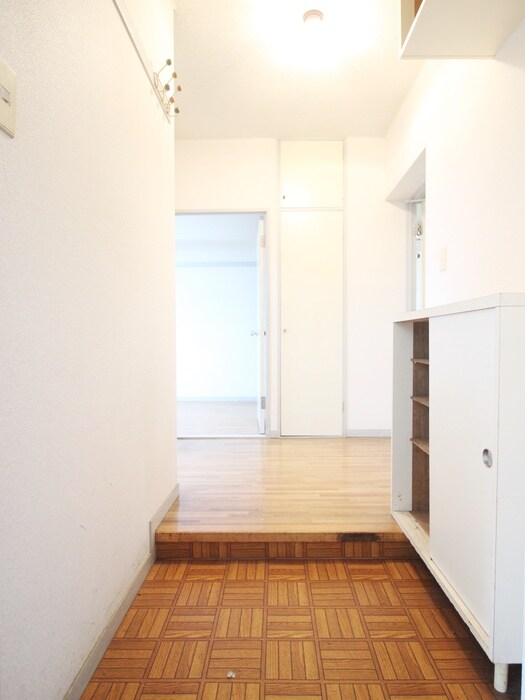 物件内観写真17　(玄関)