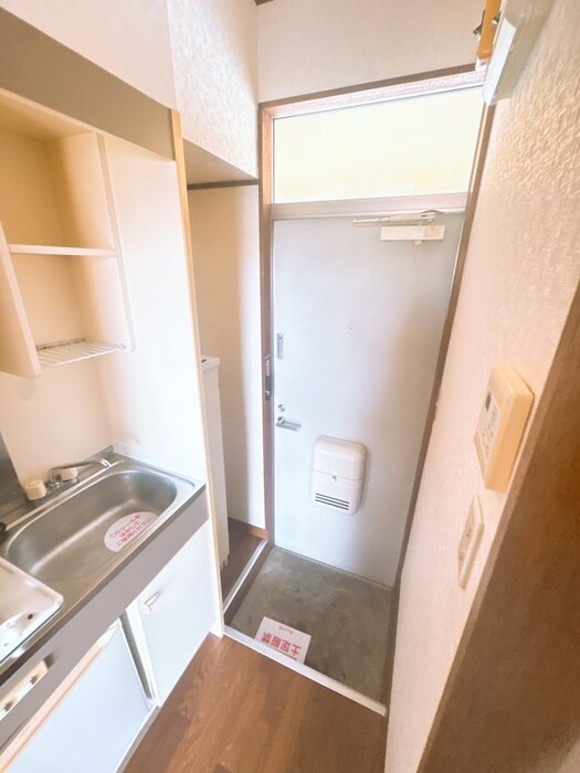 物件内観写真7　(玄関)