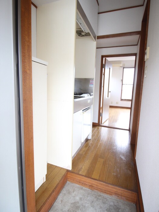 物件内観写真12　(玄関)