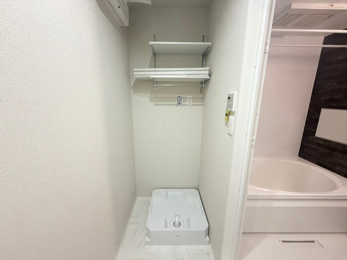 物件内観写真11　(洗濯機置場)