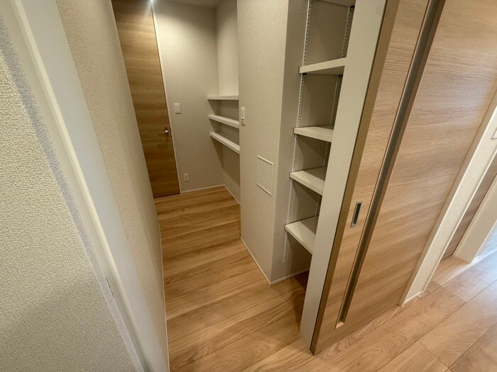 物件内観写真15　(洗濯機置場)