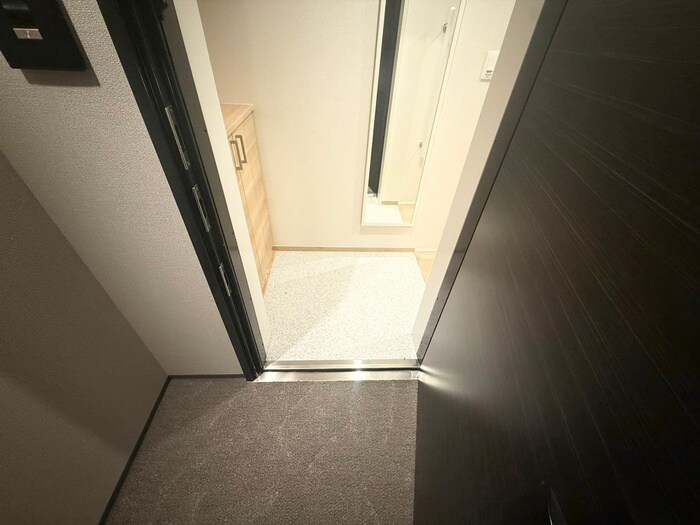 物件内観写真16　(玄関)