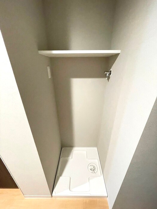 物件内観写真12　(洗濯機置場)