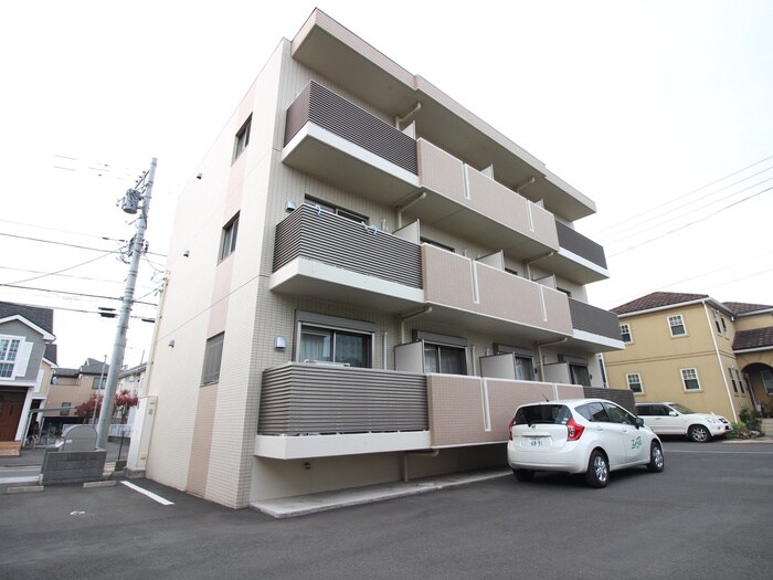 物件外観写真2　(駐車場)