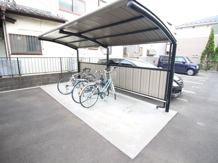 物件外観写真3　(駐輪場)