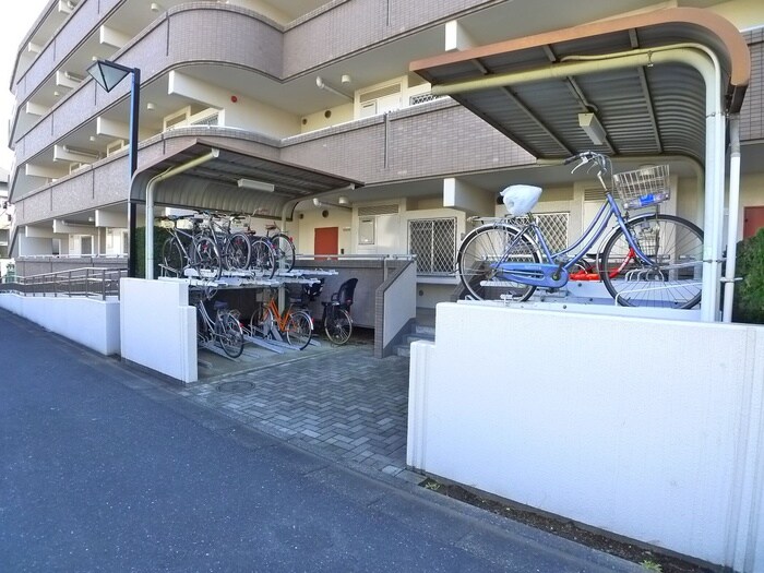 物件外観写真3　(駐輪場)