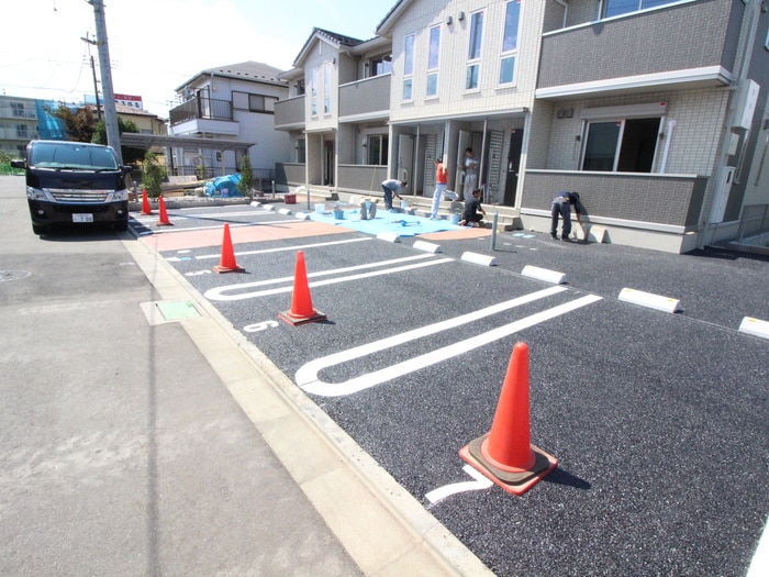 物件外観写真3　(駐車場)