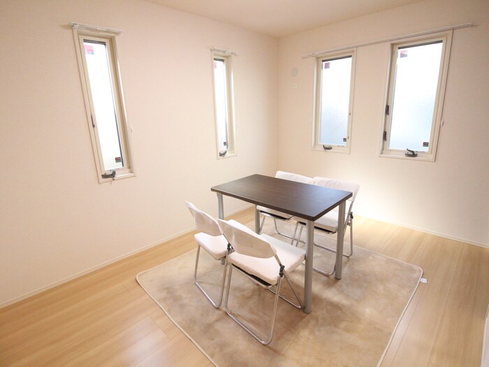 物件内観写真9　(居室)