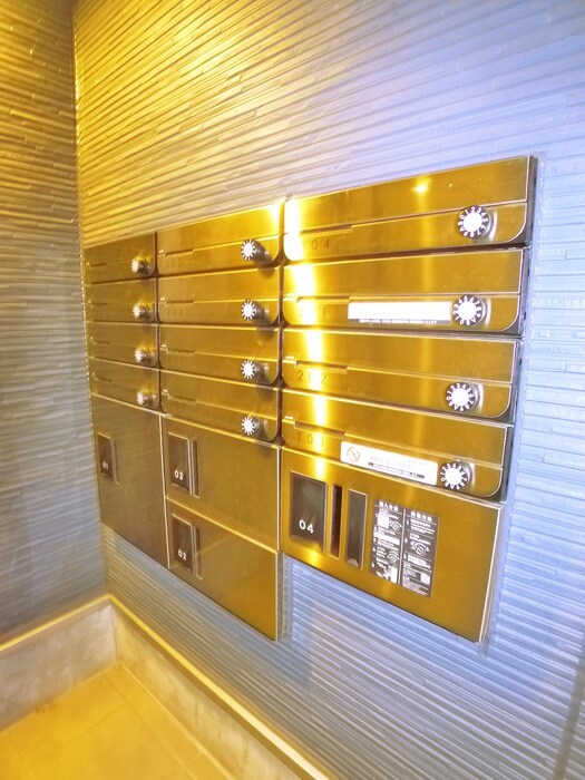 物件外観写真4　(エントランス部分)