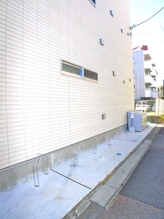 物件外観写真5　(駐輪場)