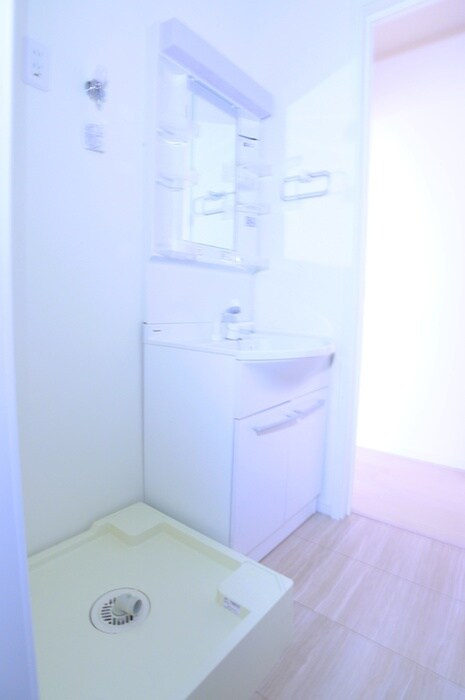 物件内観写真16　(洗濯機置場)