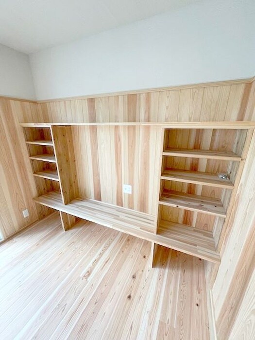 物件内観写真11　(収納)