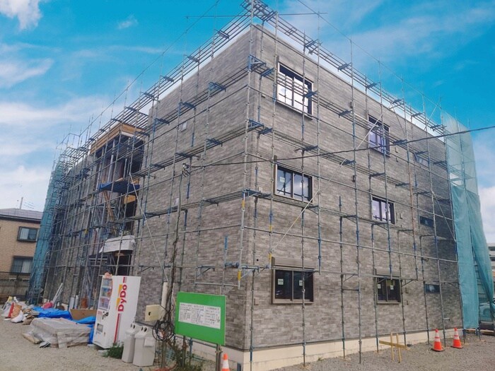 物件外観写真1　(建築中)