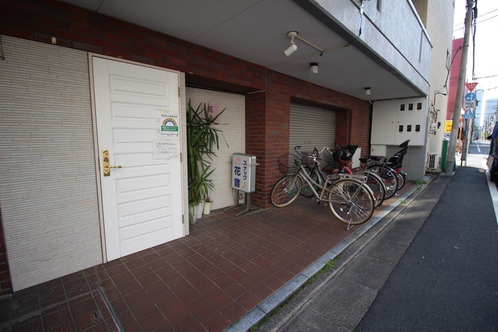 物件外観写真4　(駐輪場)