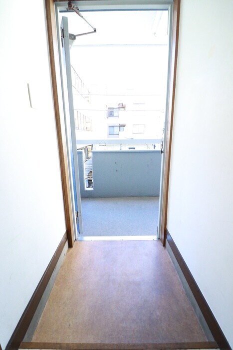 物件内観写真18　(玄関)