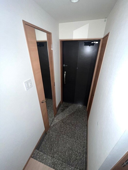 物件内観写真7　(玄関)