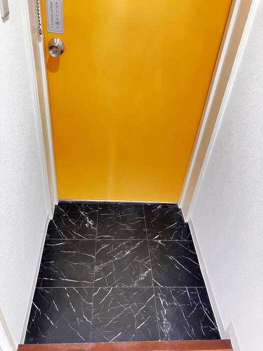 物件内観写真11　(玄関)