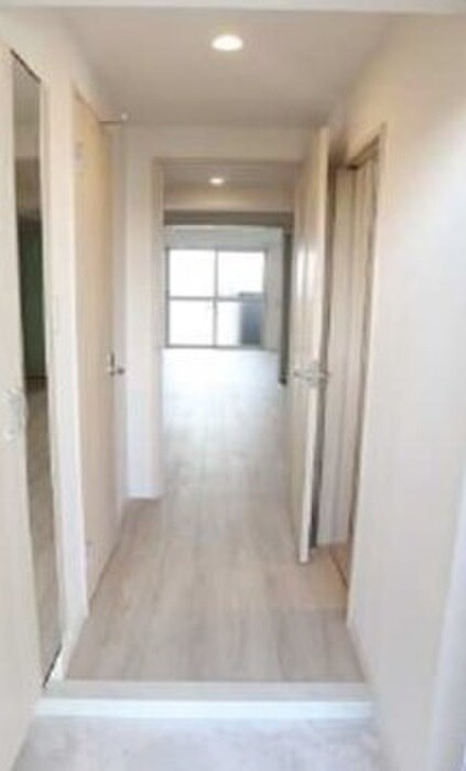 物件内観写真7　(玄関)