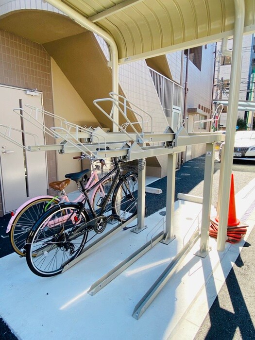 物件外観写真4　(駐輪場)