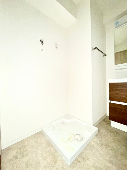 物件内観写真13　(洗濯機置場)