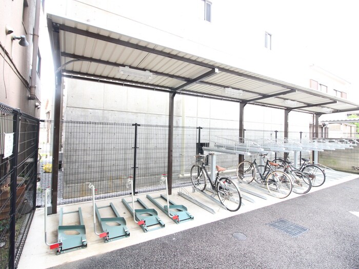 物件外観写真5　(駐輪場)