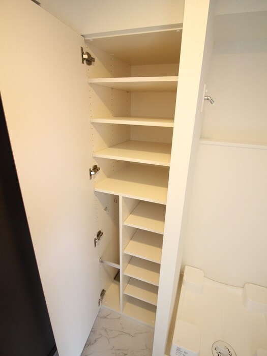 物件内観写真15　(靴箱)