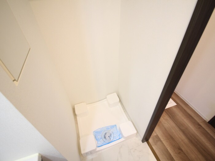 物件内観写真18　(洗濯機置場)