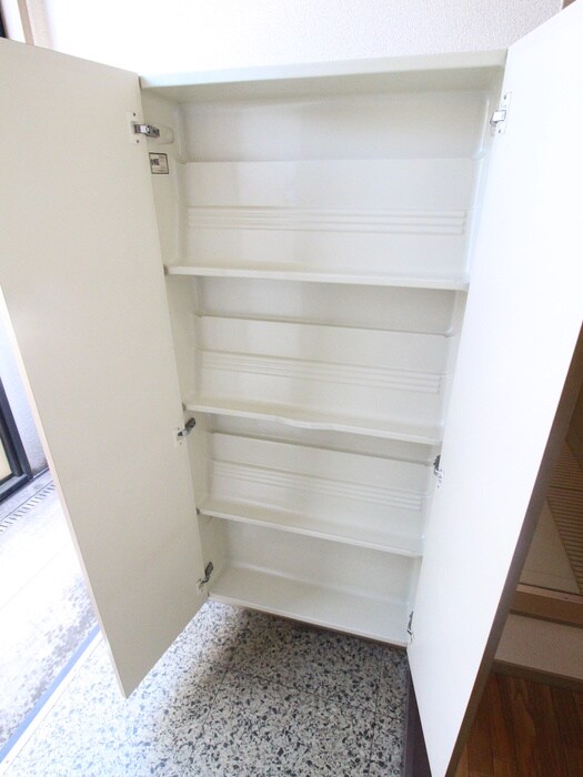 物件内観写真11　(靴箱)