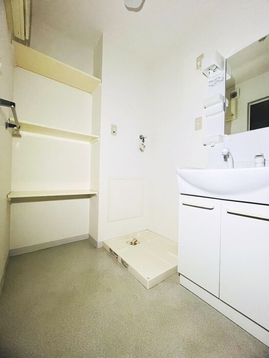 物件内観写真17　(洗濯機置場)