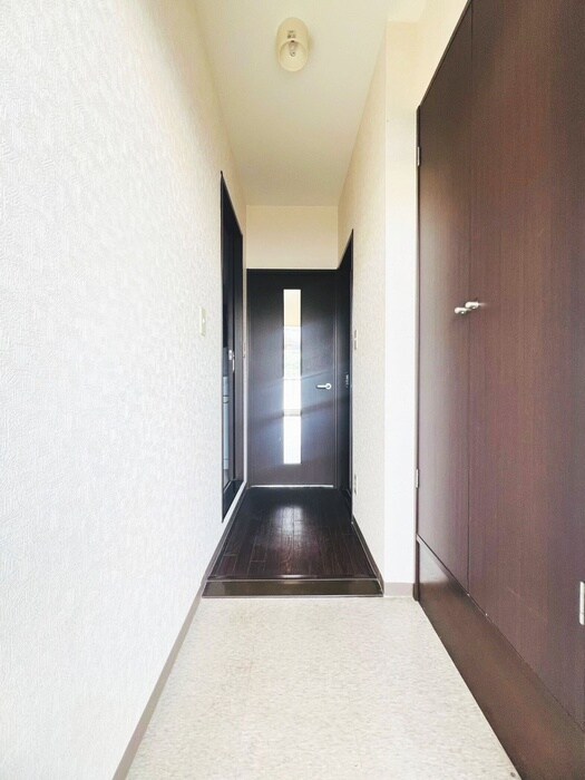 物件内観写真19　(廊下)