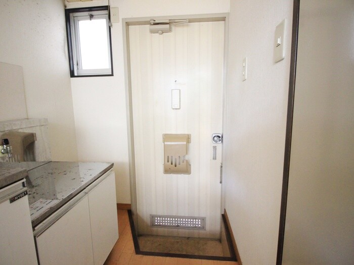 物件内観写真15　(玄関)