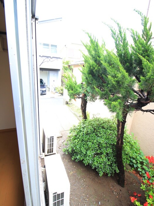 物件内観写真16　(室内からの展望)