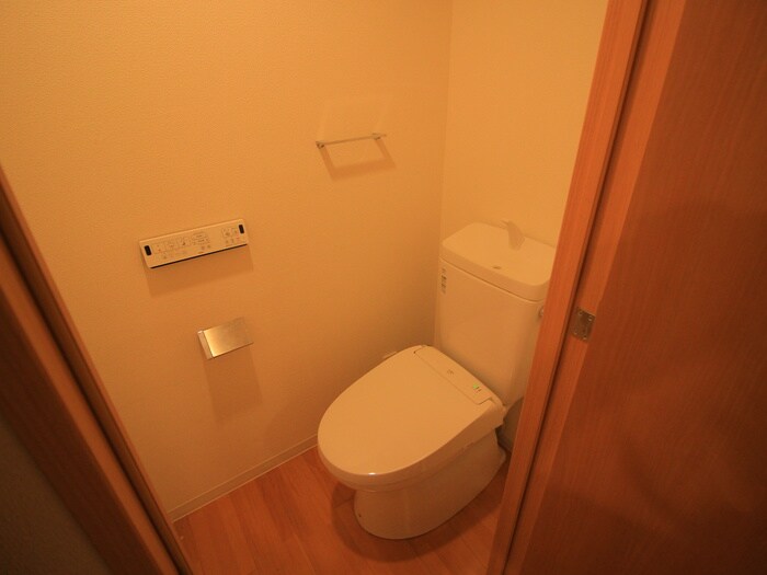 物件内観写真17　(トイレ)