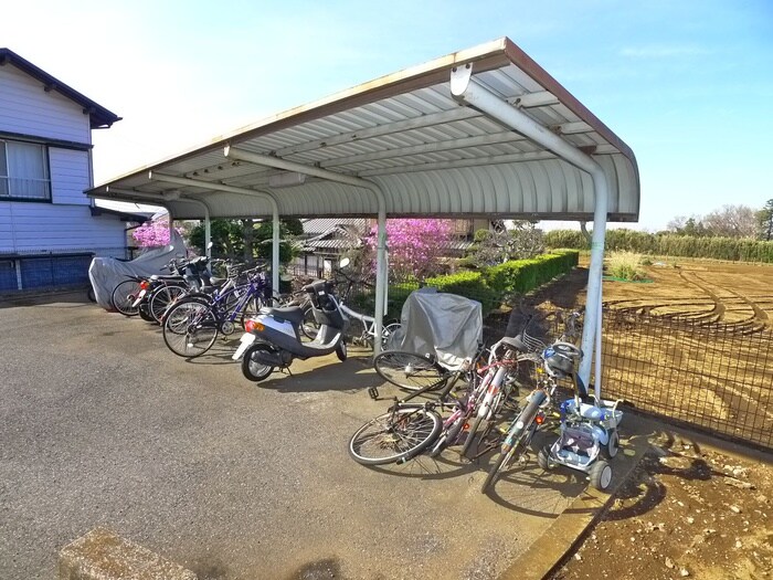 物件外観写真4　(駐輪場)