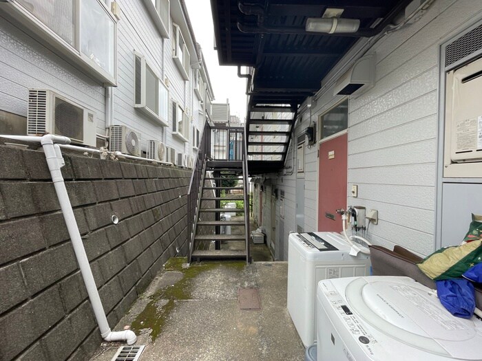 物件外観写真3　(エントランス部分)