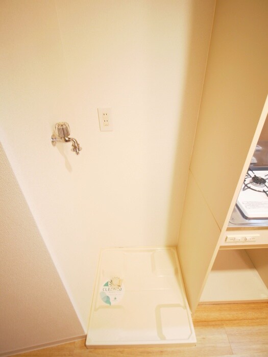 物件内観写真15　(洗濯機置場)