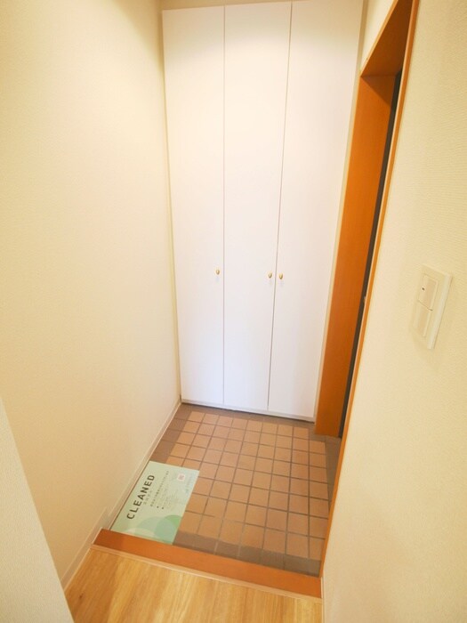 物件内観写真17　(玄関)