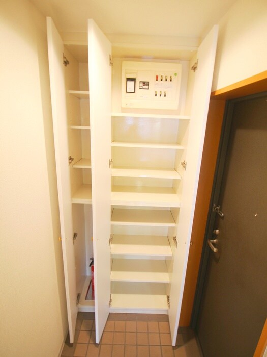 物件内観写真18　(靴箱)