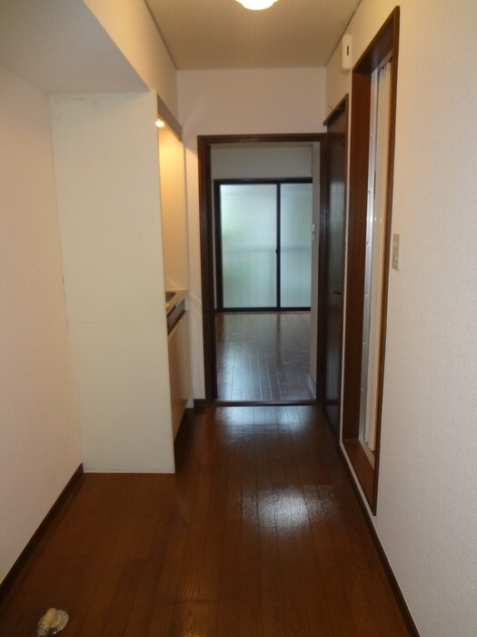 物件内観写真4　(廊下)