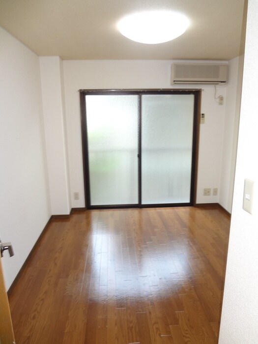 物件内観写真6　(居室)